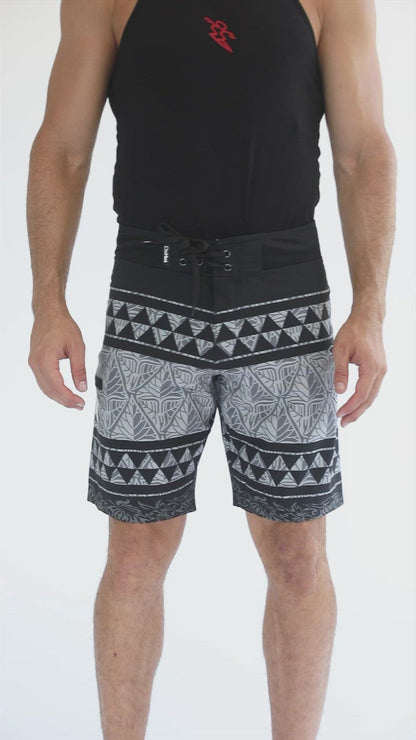 SHARK TOOTH BLOCK PRINT BOARDSHORT