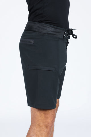 BOARDSHORT - BLACK / HAWAIIAN FLAG
