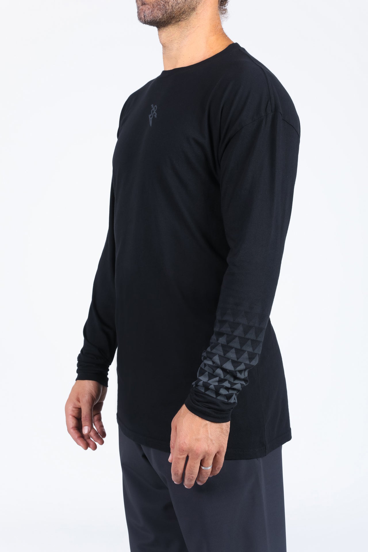 BLACK/GREY